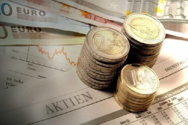 新疆前海联合基金股权三度拍卖：折价20%仍无人报名，行业竞争加剧