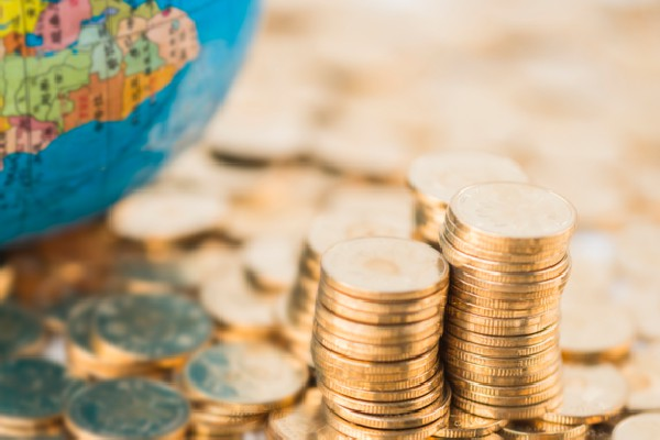 到水贝囤点黄金？金价持续走高， 616元1克金豆豆成低门槛选择